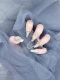 Golden Splendour: Luxe gold design Press on nails Salon-quality Mani